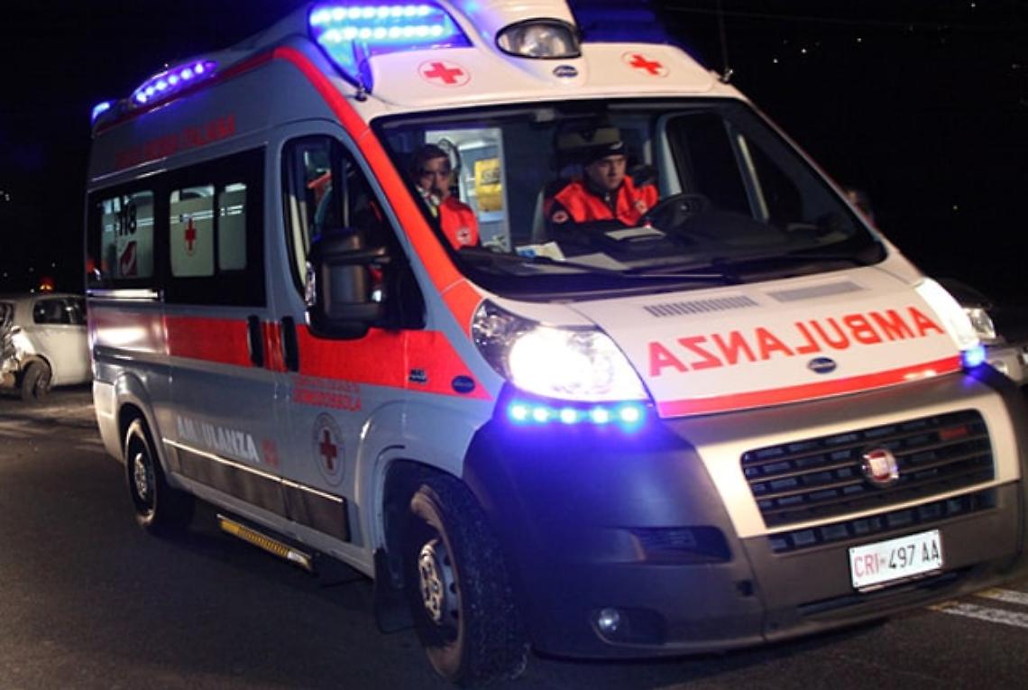  Isola della Scala: scontro frontale tra un’auto e un furgone, muore una donna