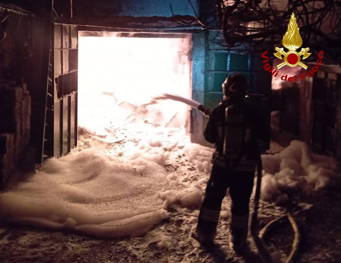 Incendio a Zugliano: esplosione di una bombola di gpl in un capannone agricolo