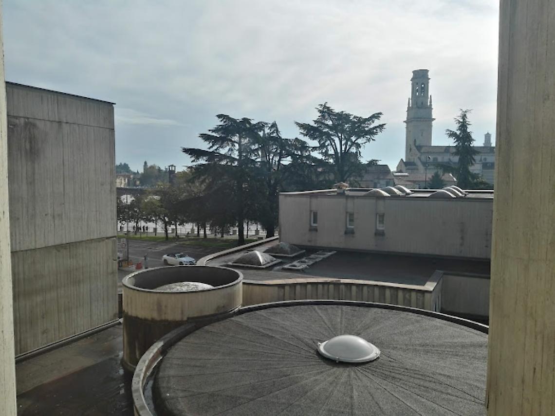 Tragedia a Verona: ritrovato il corpo di un uomo in Lungadige San Giorgio