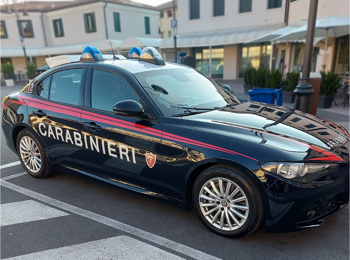 Foto della pattuglia che ha eseguito l'arresto