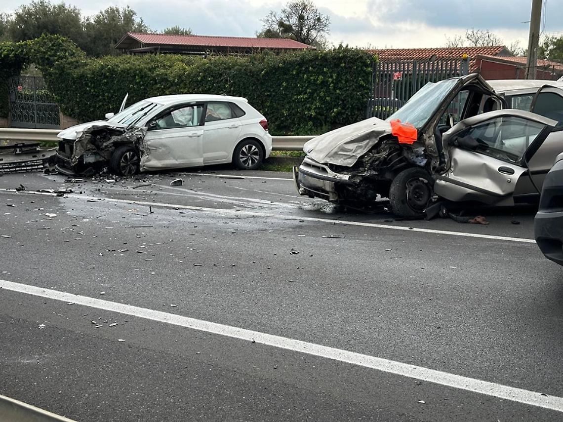 Grave incidente a Chioggia: carambola tra tre auto sul ponte translagunare