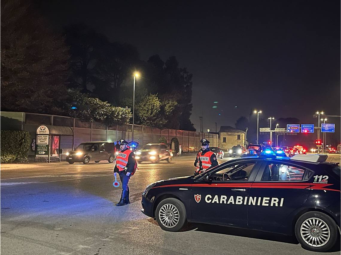 Controlli Straordinari dei Carabinieri a Cittadella: 56 persone identificate e 27 veicoli fermati