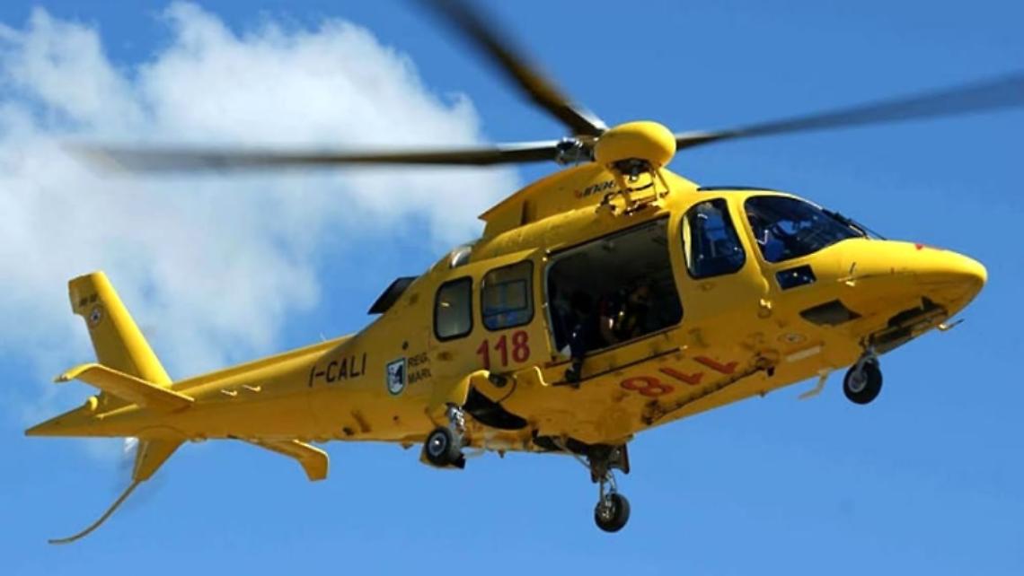 A 17 anni rischia la vita in un incidente: è in gravi condizioni 