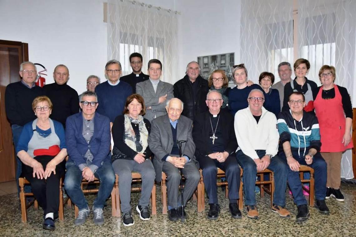 Bottrighe, il Vescovo Pavanello con i sostenitori della scuola materna