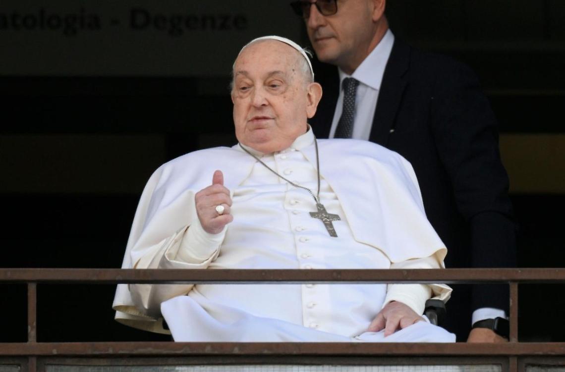 Il Papa saluta dal Gemelli: “Grazie a tutti”