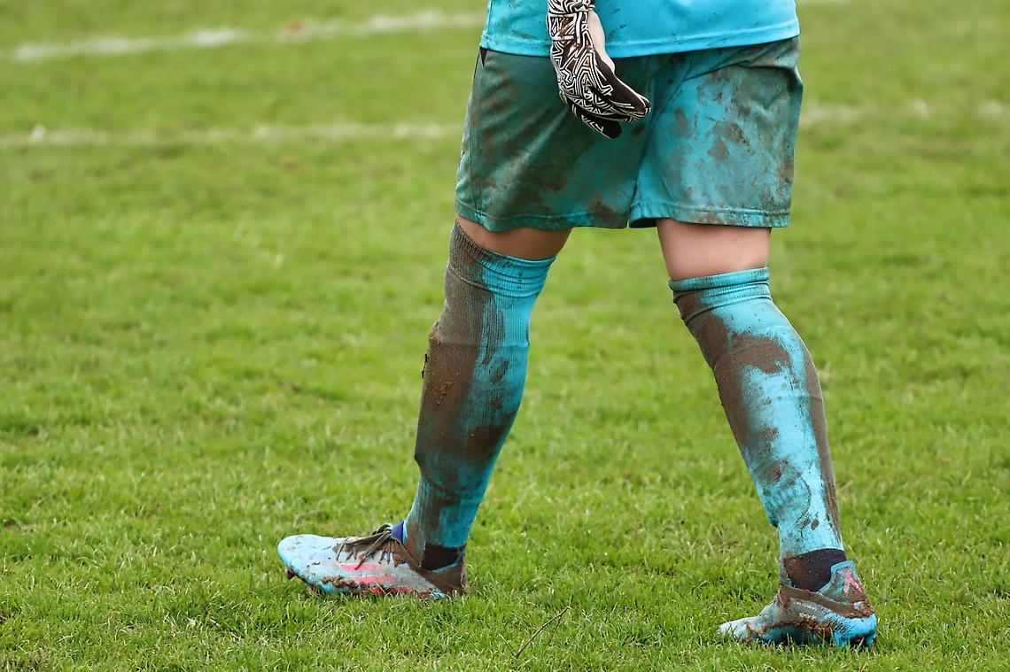 Violenza in campo, calciatore del Nativitas aggredisce l'arbitro con una testata: quattro anni di squalifica