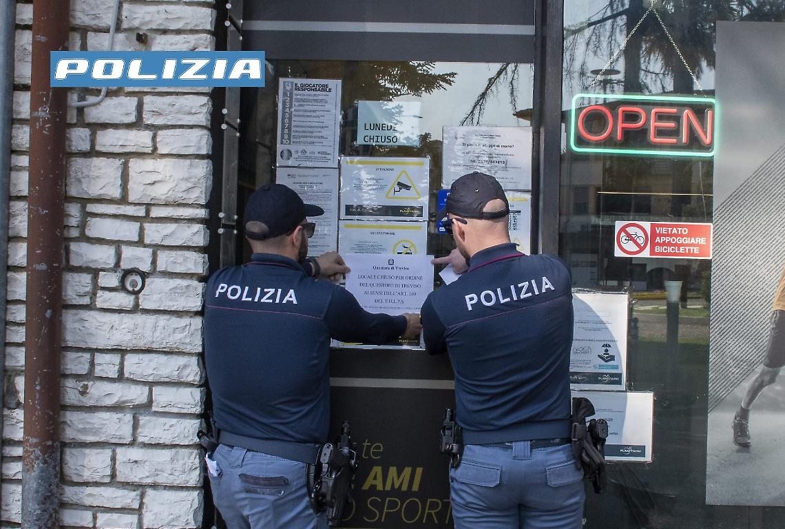 Sospensione della licenza per un'agenzia di scommesse di Conegliano: intervento della Polizia di Stato