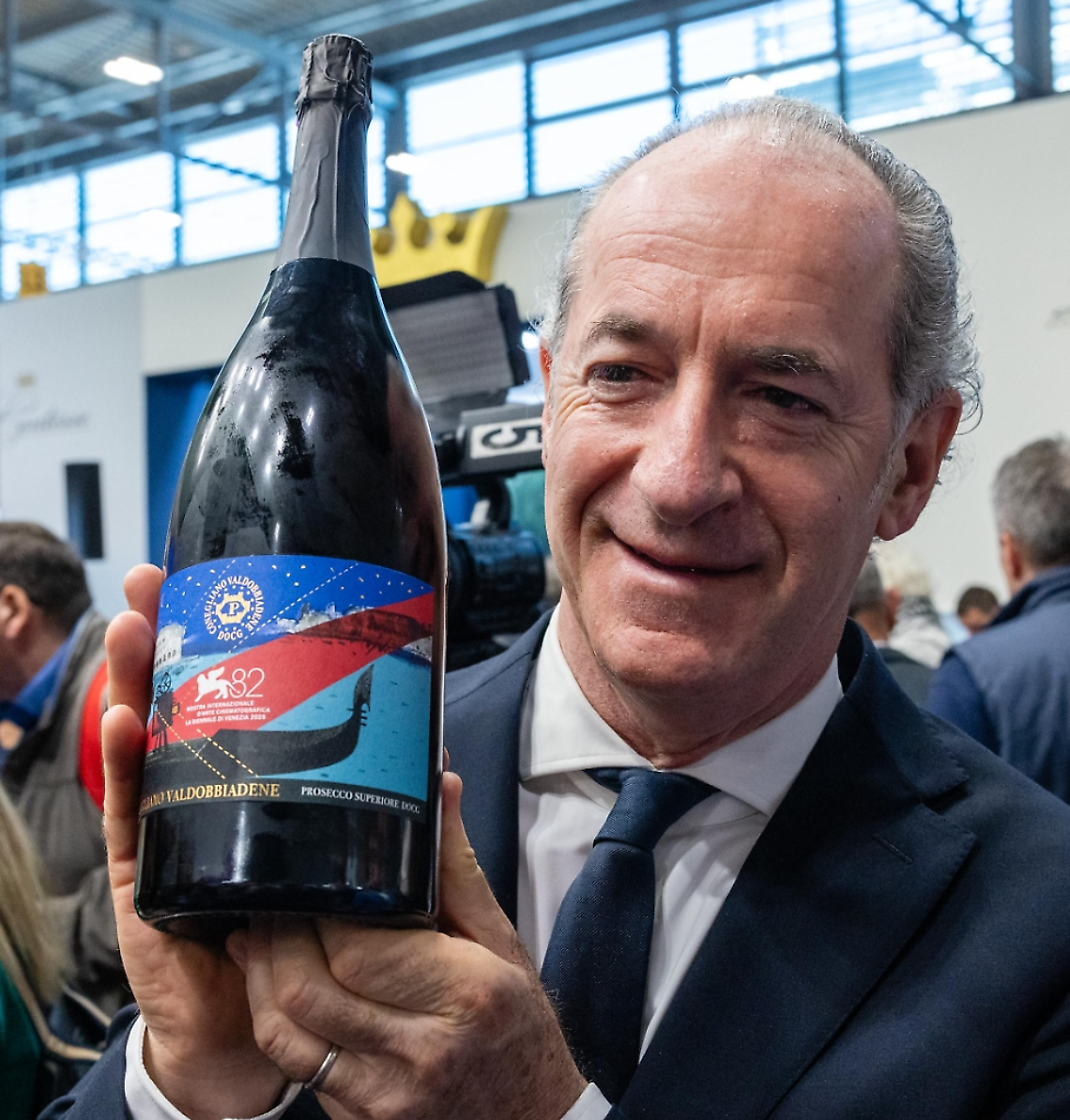 Vinitaly, un'etichetta da red carpet: il Conegliano Valdobbiadene Prosecco DOCG ha una nuova veste