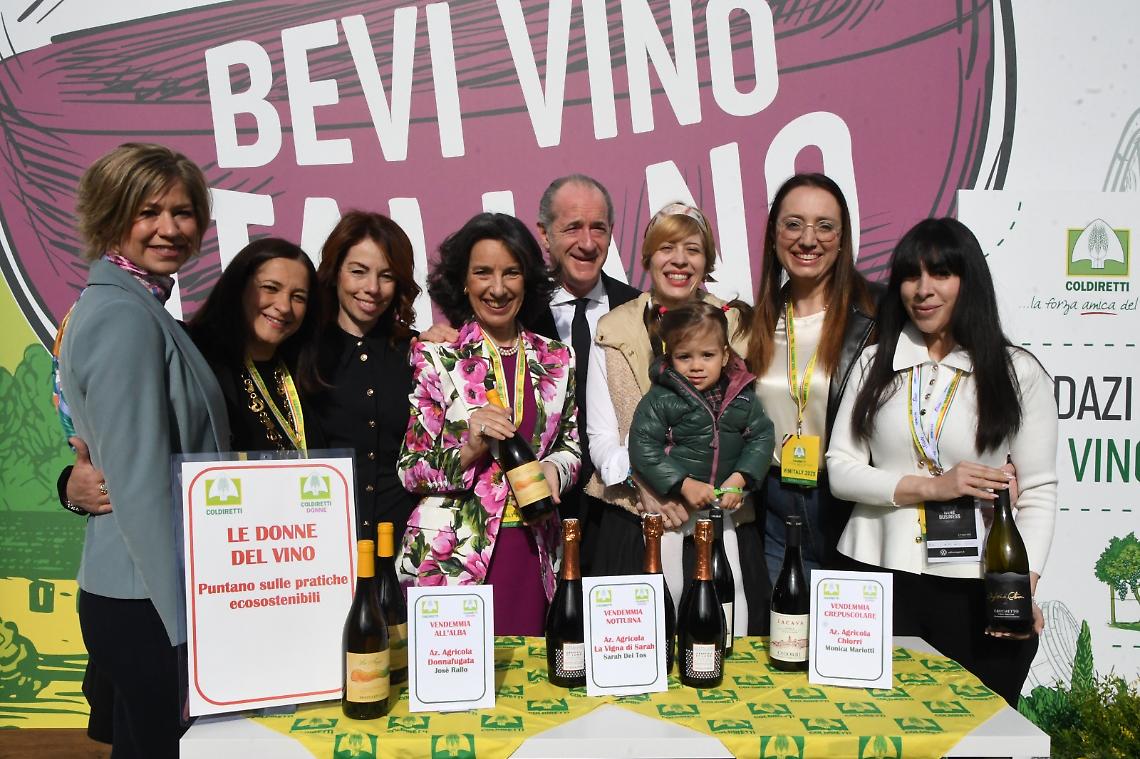 Vinitaly 2025: con le donne la vendemmia diventa una sfida eco-friendly 