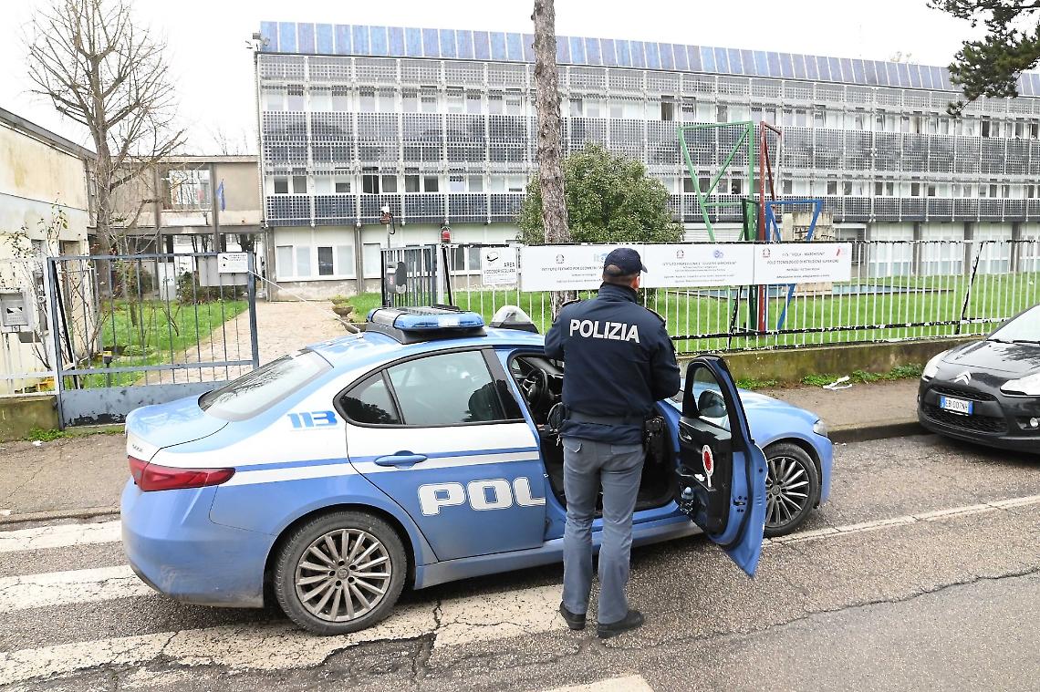 Verona, panico a scuola: spray al peperoncino spruzzato a Isola della Scala, dieci persone in ospedale