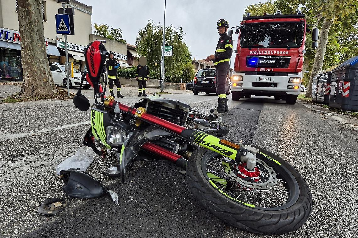 Treviso, motociclista sbalzato sull'asfalto a Ponte di Piave: elitrasportato in ospedale 
