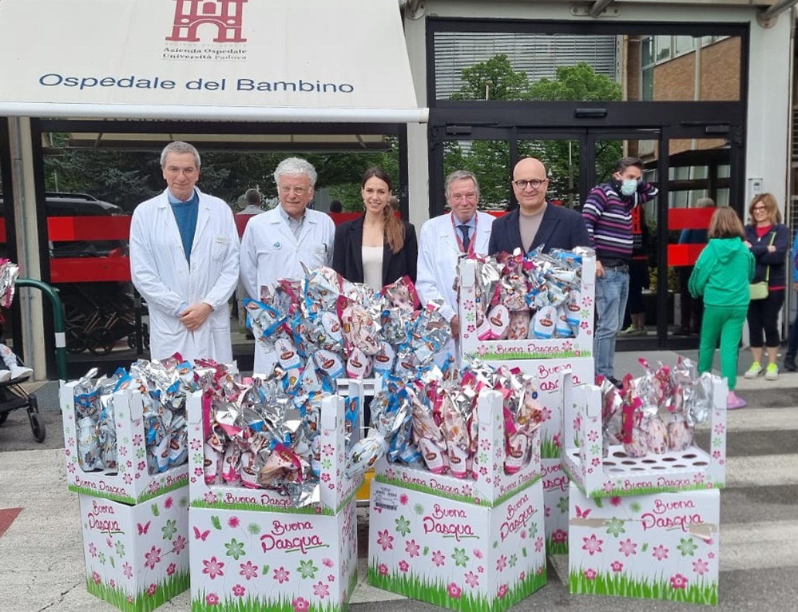 Despar, Pasqua di solidarietà: uova di cioccolato al reparto di pediatria di Padova