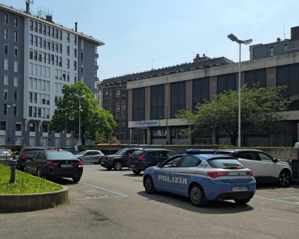 Padova, scoperti lavoratori clandestini e alimenti a rischio intossicazione in un negozio etnico di piazza De Gasperi