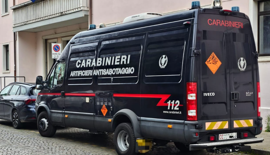 Droga ed esplosivo in casa: arrestato agricoltore 32enne nella Bassa Padovana