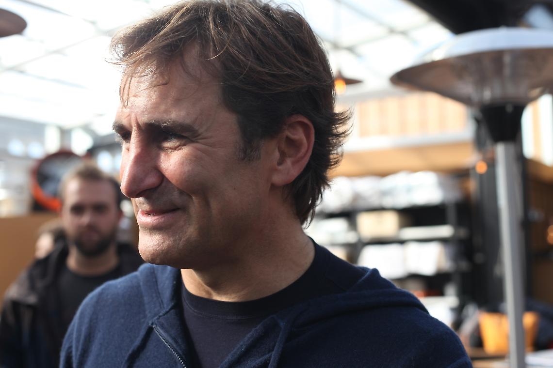 Alex Zanardi, il coraggio in corsa: al Caffè Pedrocchi una mostra fotografica celebra il campione