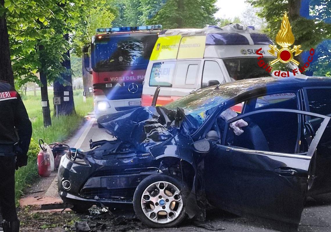 Schianto contro un platano a Feltre, ferito il conducente