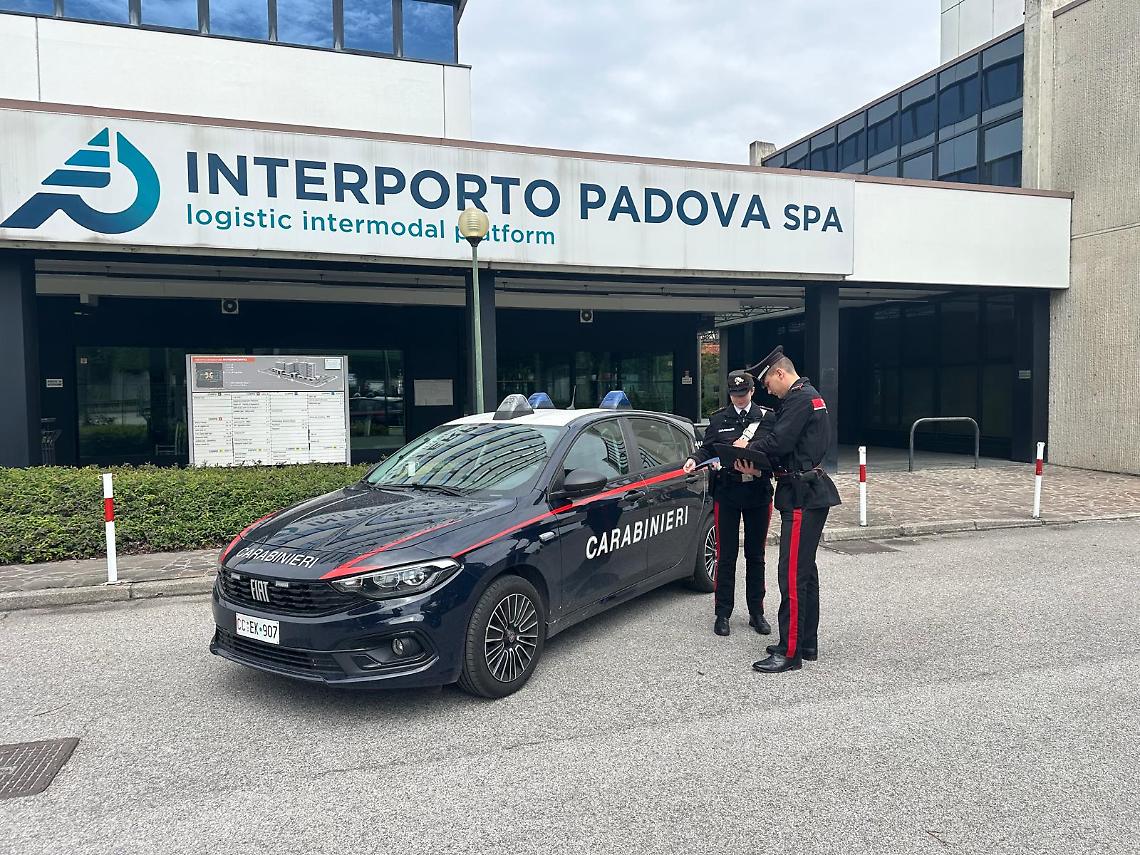Furto all'Interporto di Padova: tenta di rubare un dispositivo elettronico, arrestato