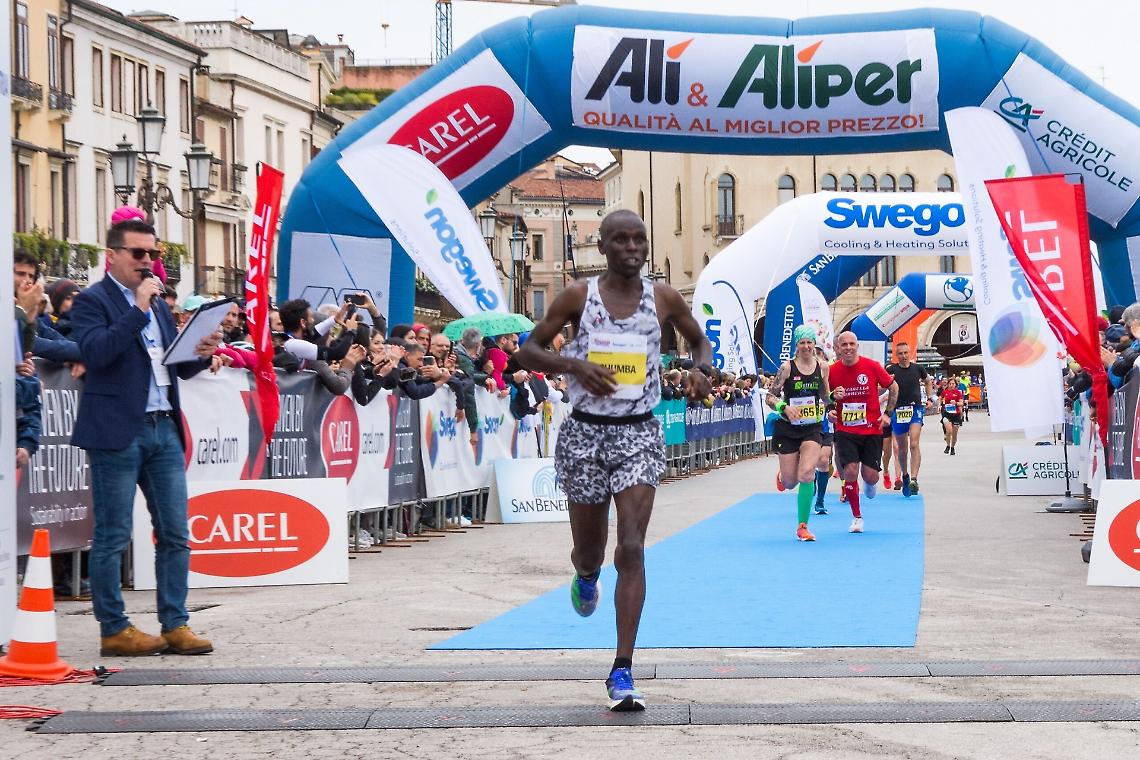 Padova Marathon, edizione da record: in 40mila alla corsa del 25° anniversario