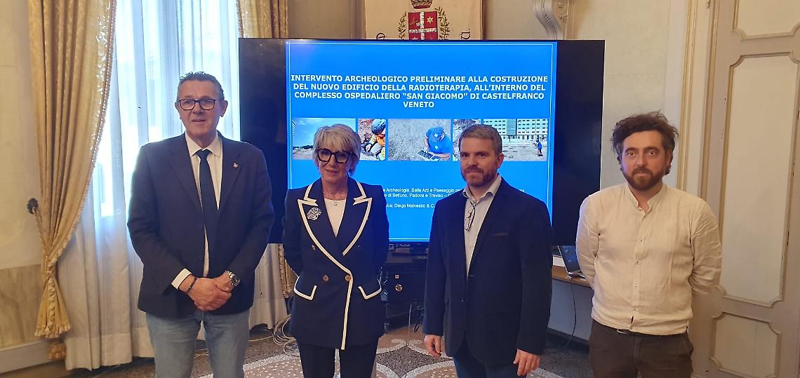 La conferenza per l'annuncio del ritrovamento