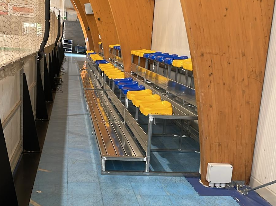 Le tribune laterali