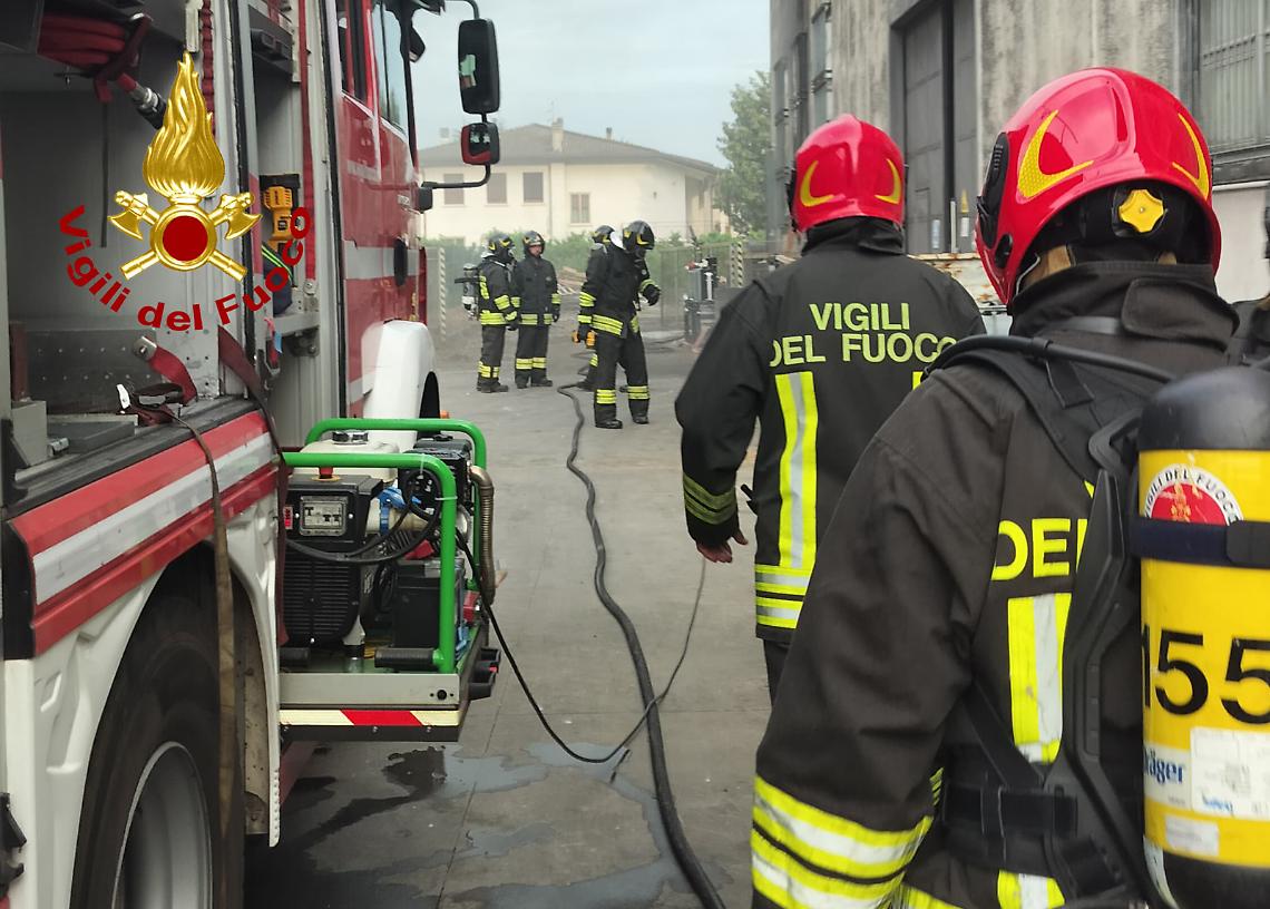 Agugliaro, principio d’incendio, azienda invasa dal fumo