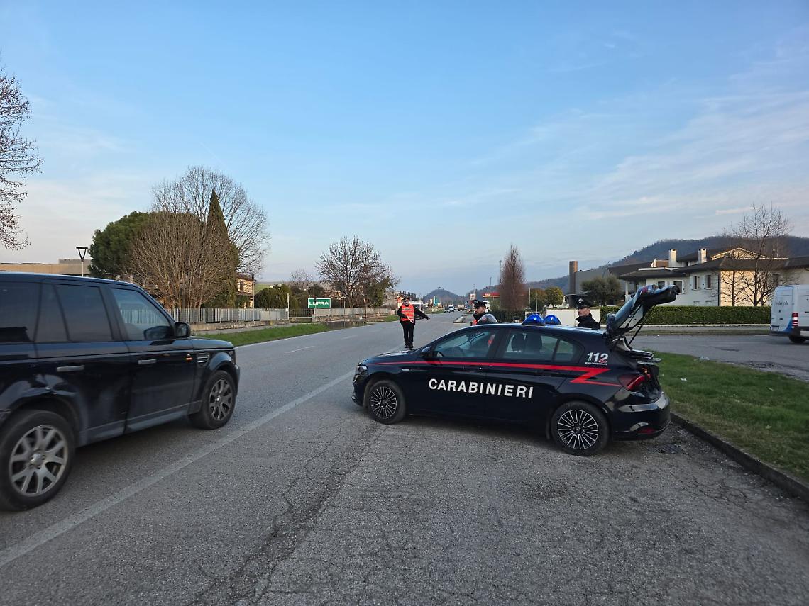 Padovano, controlli straordinari nel weekend: droga e bilancini, nei guai un minorenne