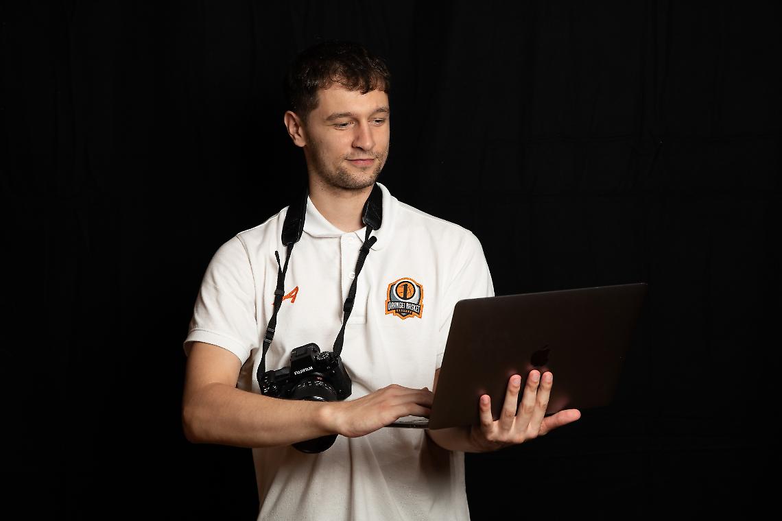"Dietro le quinte dell’Orange1 Bassano: Eliot Minten, la regia digitale del basket giovanile italiano"