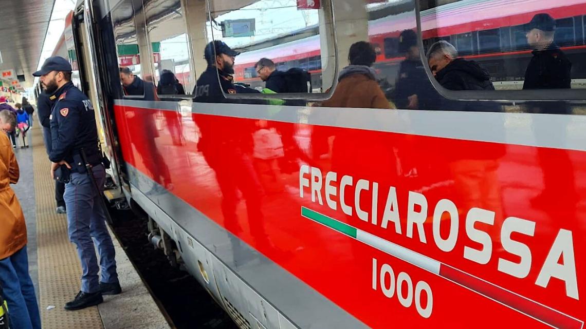 Controlli della Polizia in stazione