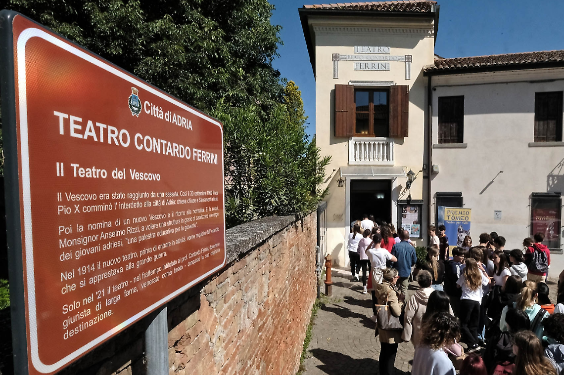 Adria: Teatro Ferrini