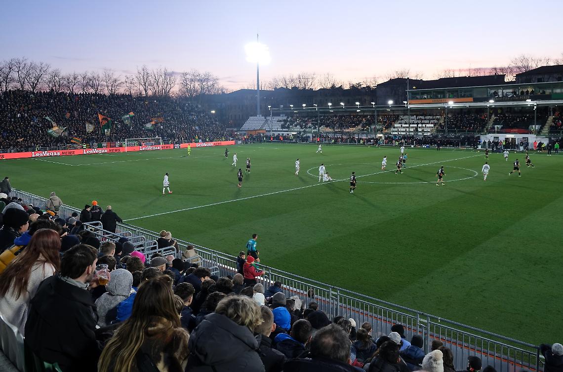 Serie A,  ecco le combinazioni che possono salvare Venezia e Verona