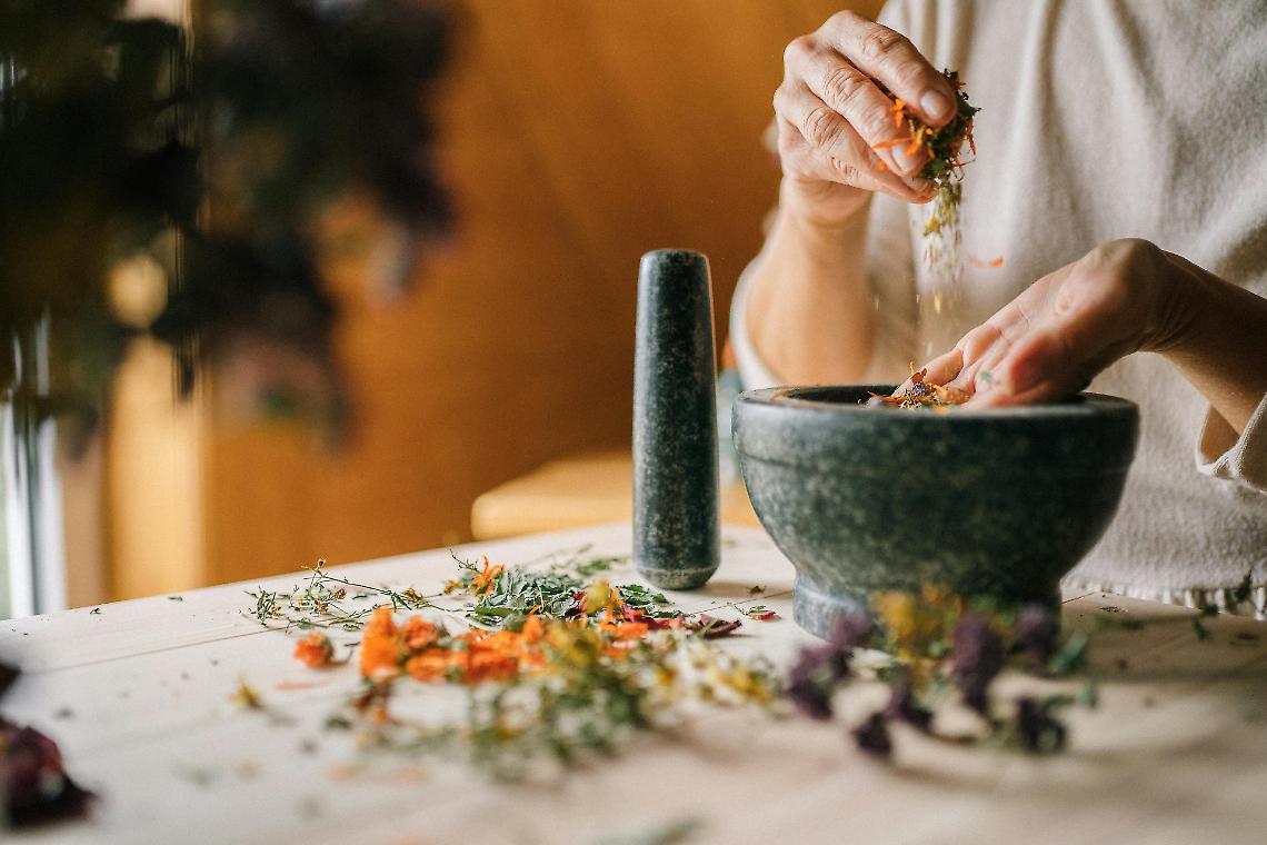 Fiori in tavola: la natura che si mangia