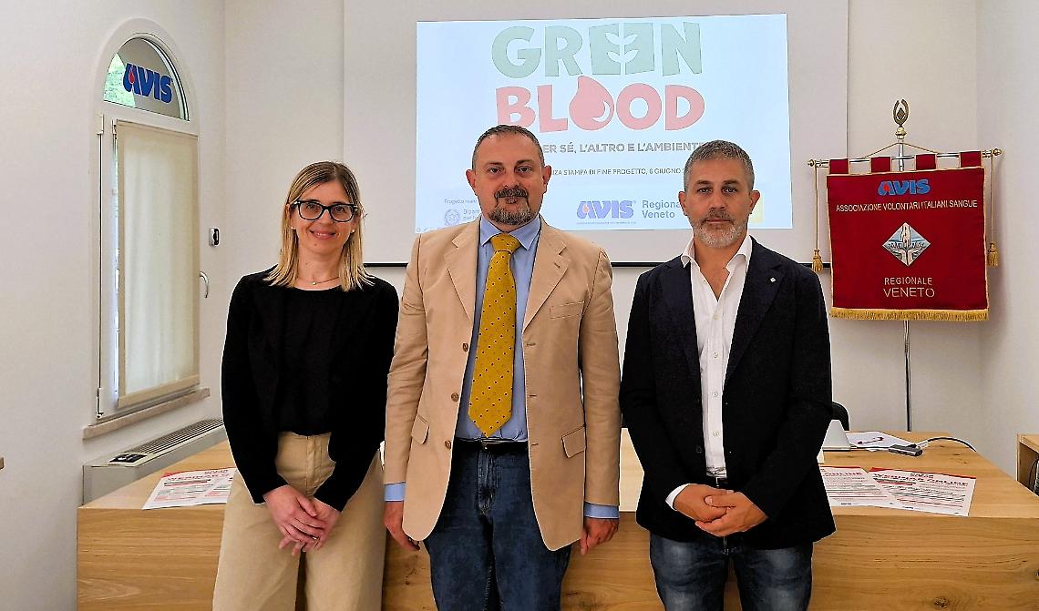 Da sx Michela Saviane coordinatrice Green Blood, Luca Marcon presidente Avis Veneto, Luigi Lazzaro presidente Legambiente Veneto