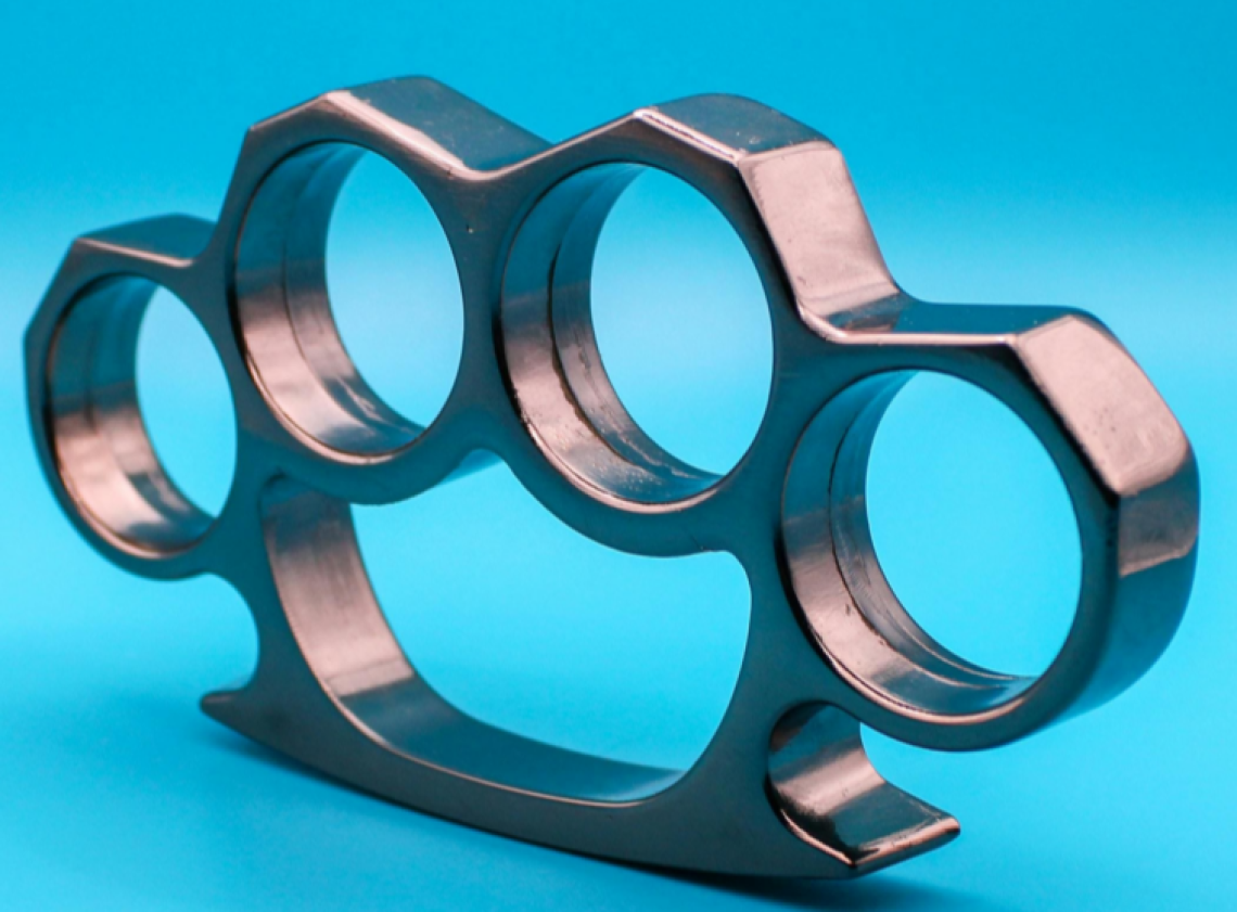 Montegrotto Terme, 28enne denunciato per porto di tirapugni