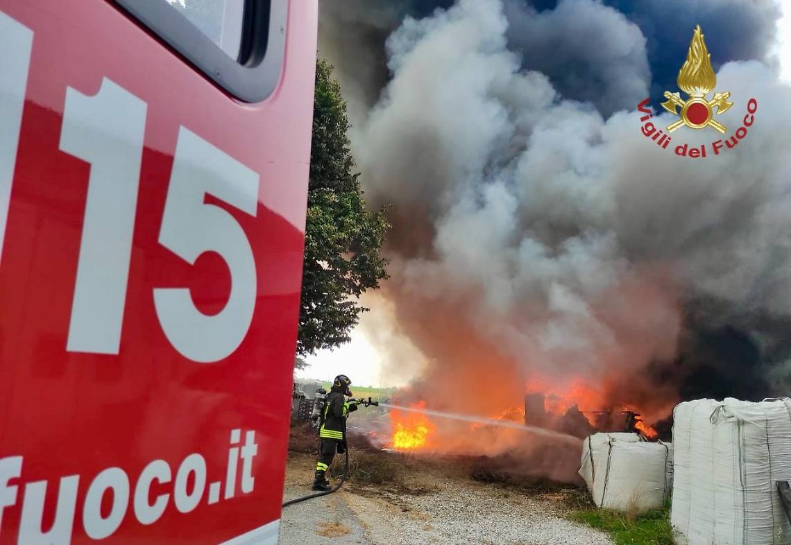 Foto dell'incendio
