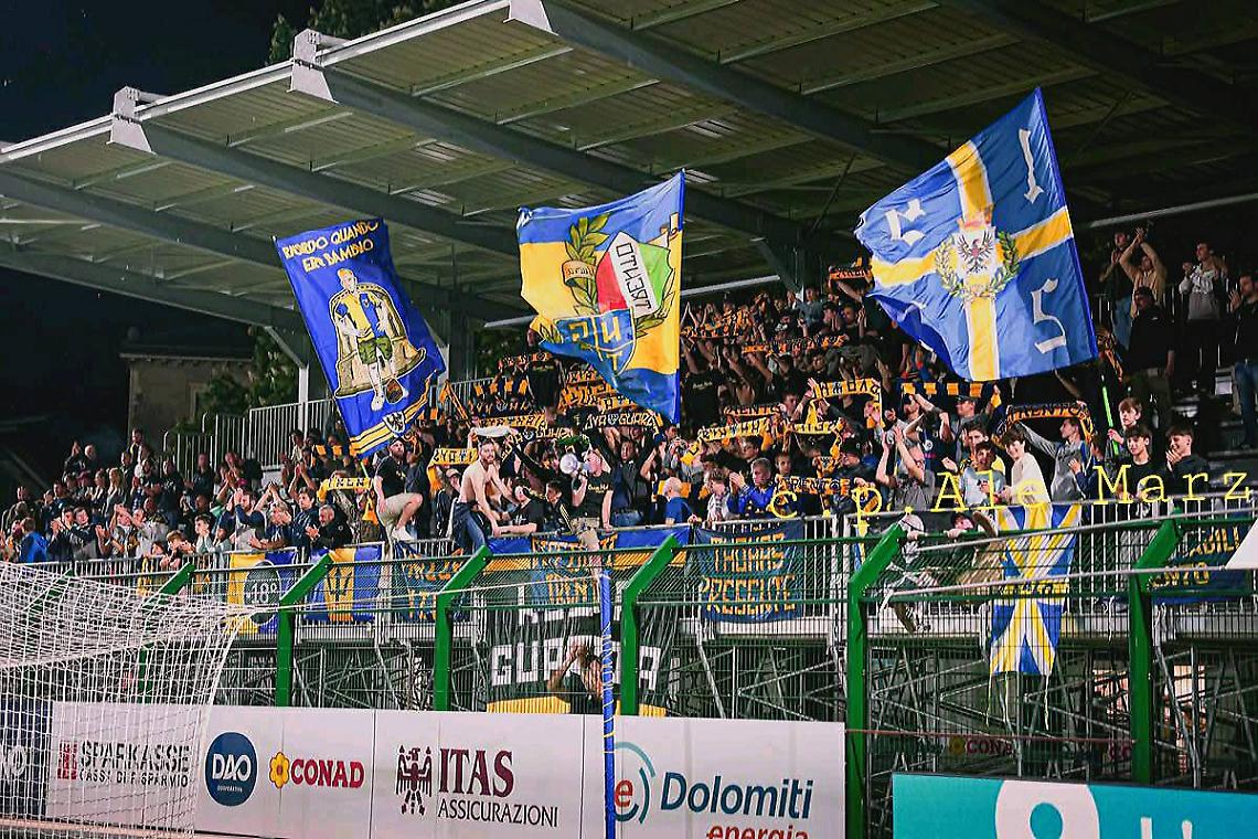 Ultras del Trento. Foto dalla pagina Facebook del fotografo Ale Marz