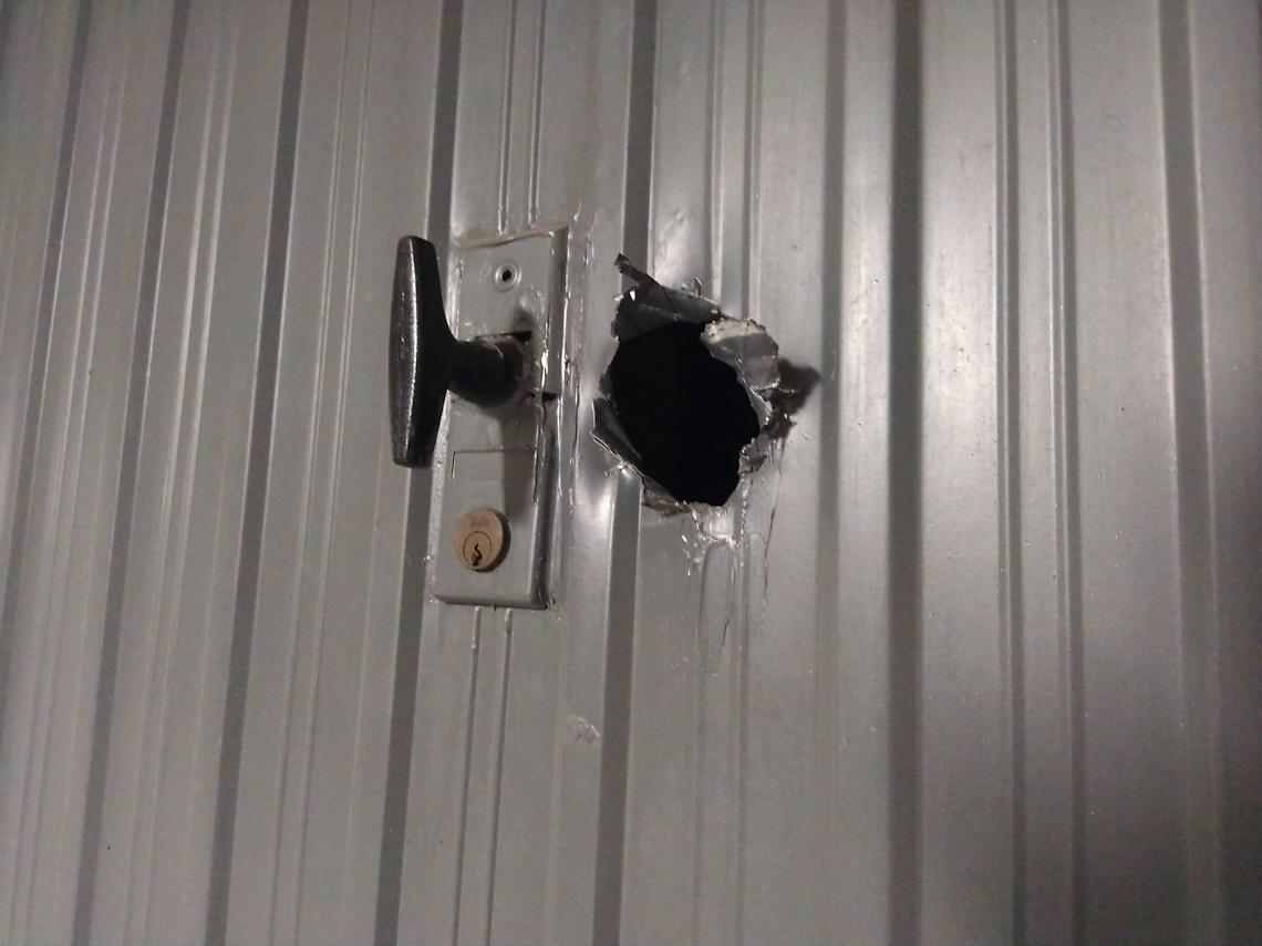 Colpo lampo in azienda di moda: sfondano i portoni e fuggono con 100mila euro di merce