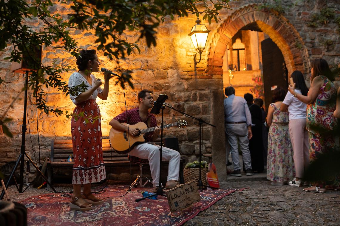 Arquà Petrarca incanta con la Notte Romantica, 1000 visitatori