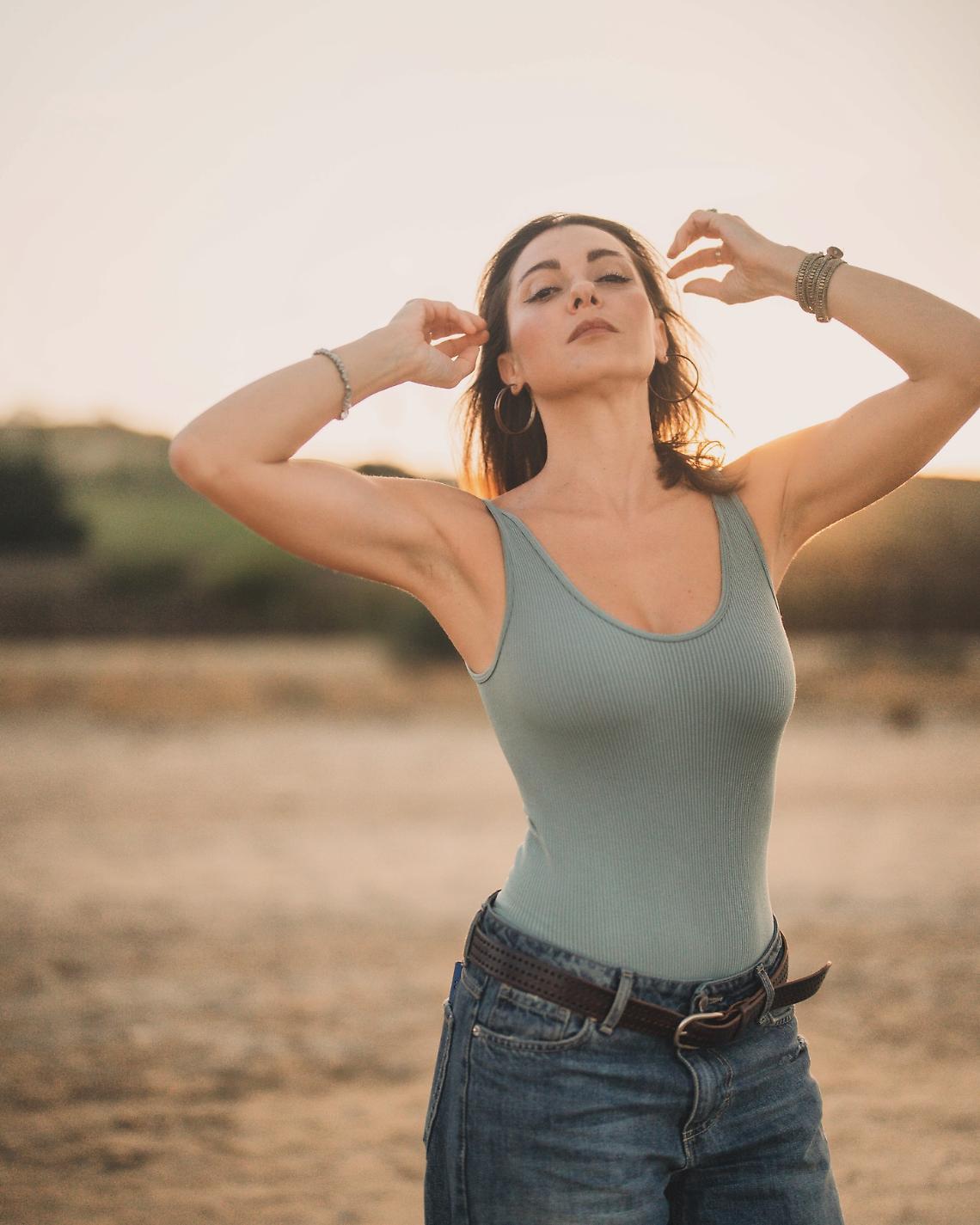 Simona Molinari incanta il Castello Festival: una serata tra jazz, emozioni e poesia