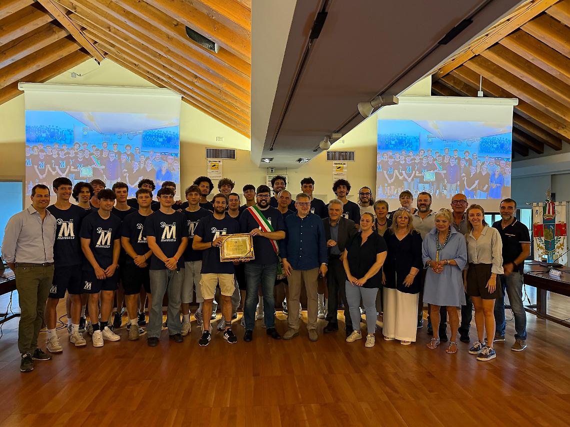 Marostica premia la sua squadra di basket: riconoscimento alla Pallacanestro per la promozione in Serie C