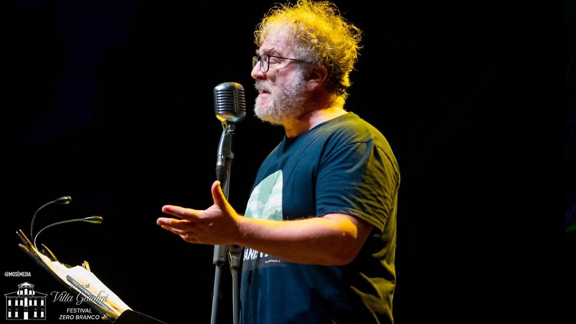 Pennacchi incanta Zero Branco con “Pojana Rock!”: tra satira, musica e identità veneta