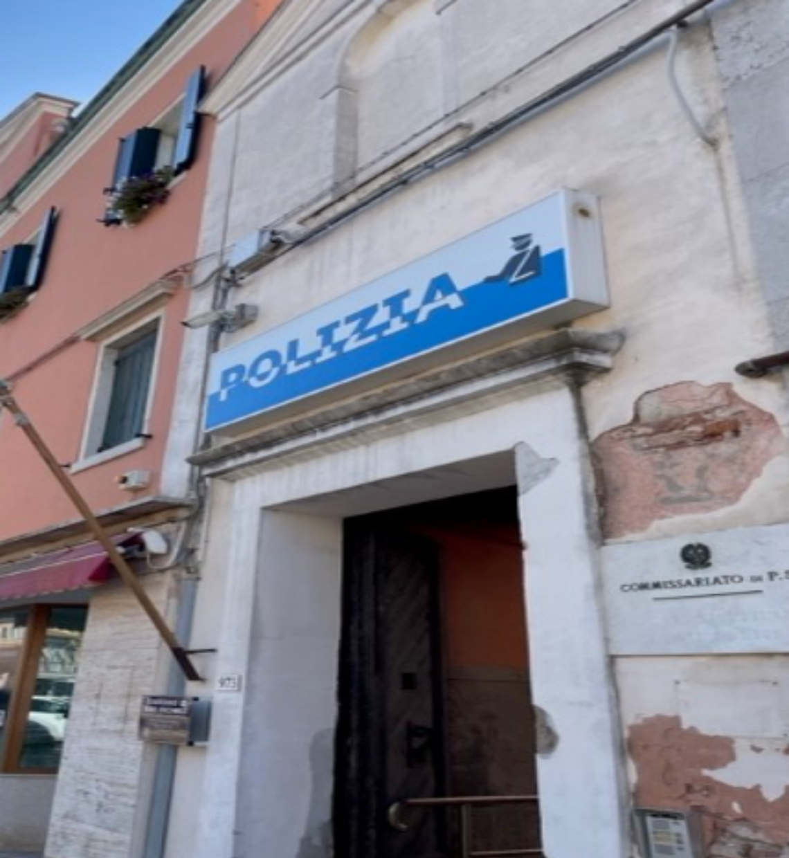 Chioggia, sospetto spacciatore bloccato da due agenti fuori servizio