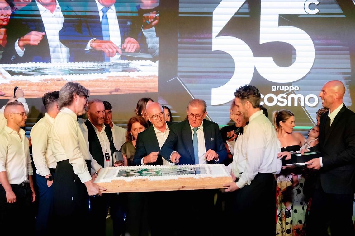 Noale, per i 65 anni il gruppo Cosmo lancia la Fondazione intitolata ad Anna e Mauro 
