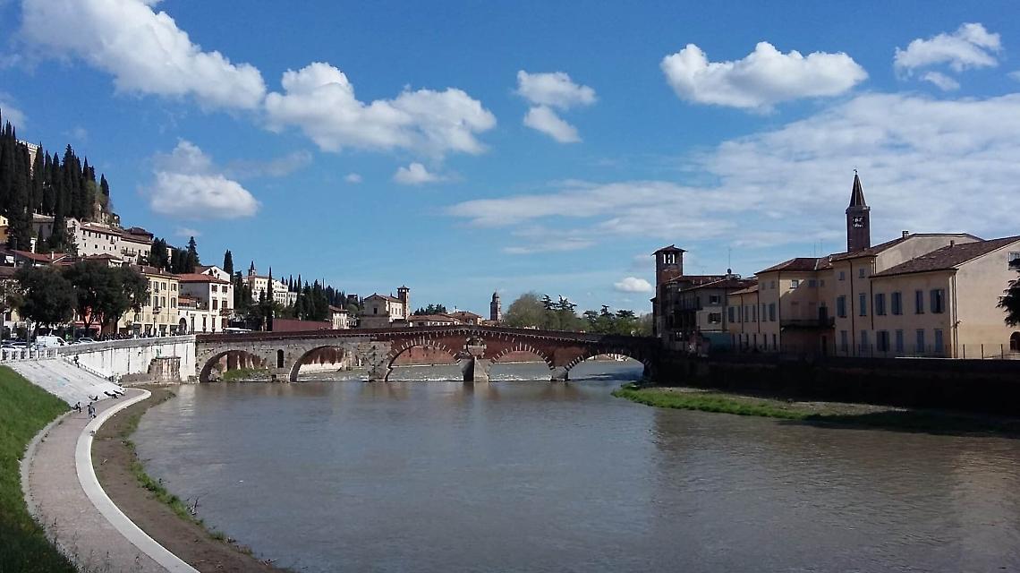 La sponda dell'Adige a Verona