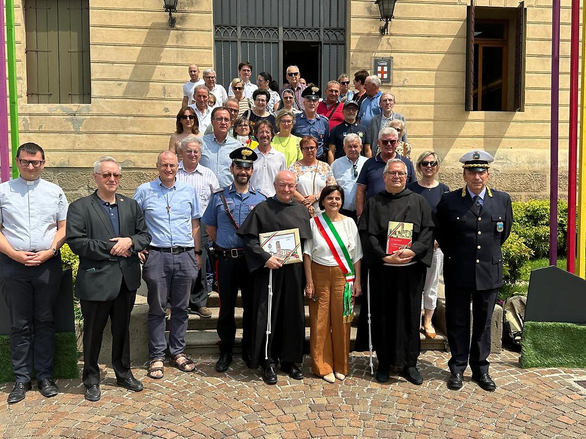 Gruppo con Padre Zuin