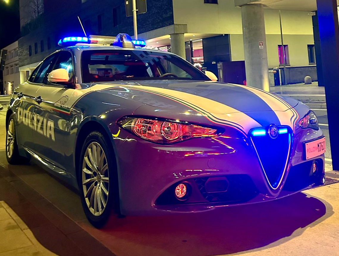 Venezia, aggredisce gli agenti durante il trasferimento: arrestato ed espulso
