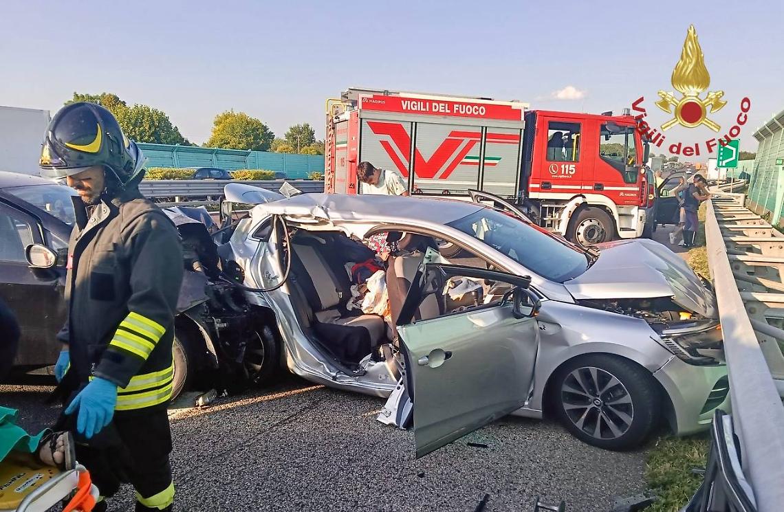 Tamponamento sulla A4 tra Padova e Dolo: due donne ferite, traffico bloccato