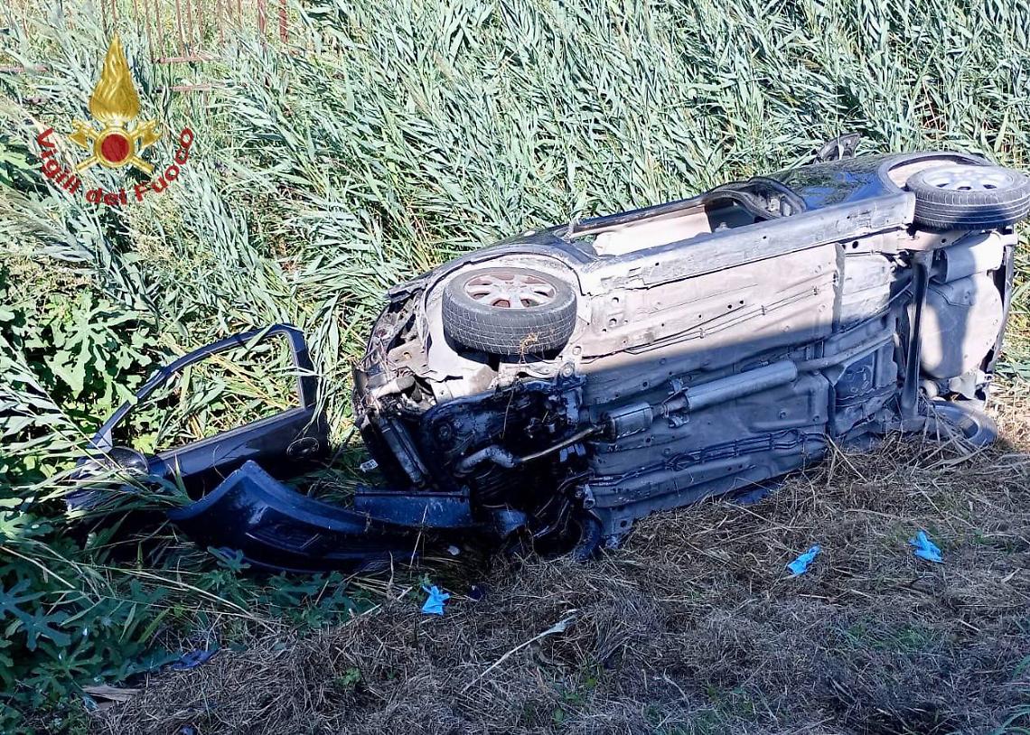 Schianto frontale sulla SP37 a Porto Viro: due feriti, donna elitrasportata in ospedale
