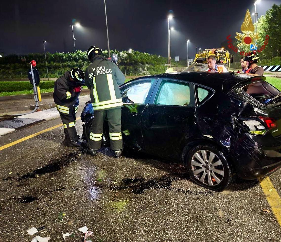 auto dei carabinieri scritta 112