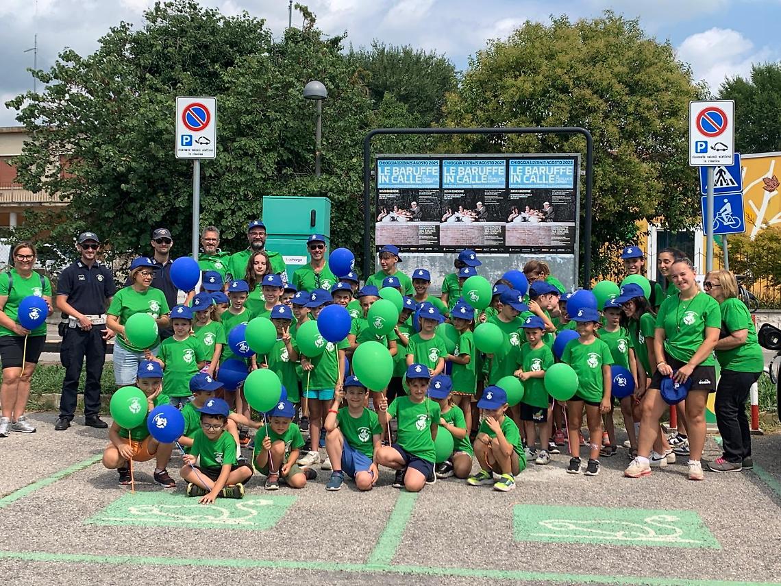 Cavarzere educa i più piccoli alla sostenibilità: una mattinata tra verde, riciclo e mobilità elettrica