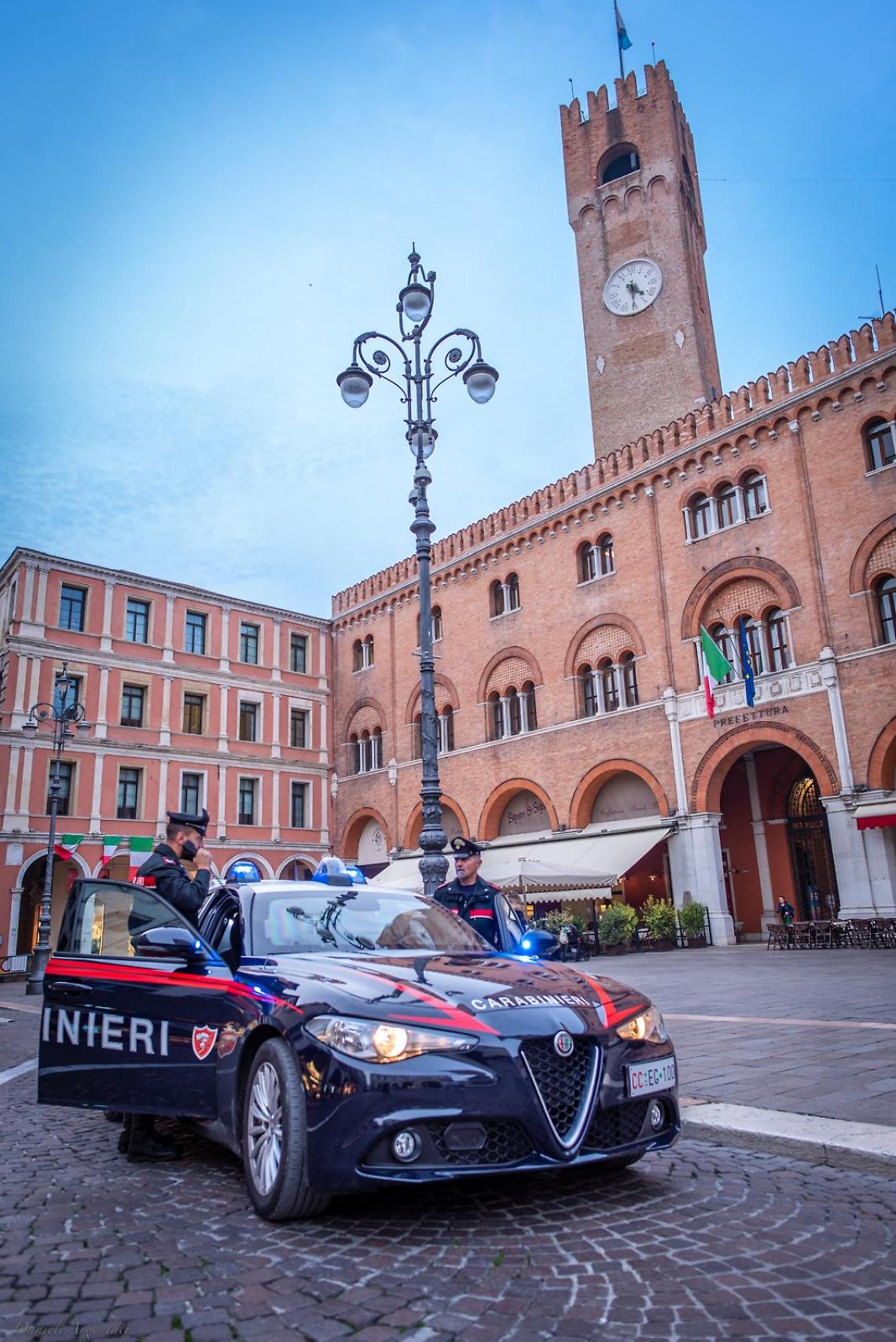 Fuga Spericolata e Arresti: Week-end di Controlli Serrati dei Carabinieri nel Trevigiano